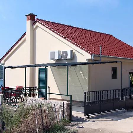 Mravinac ティスノ