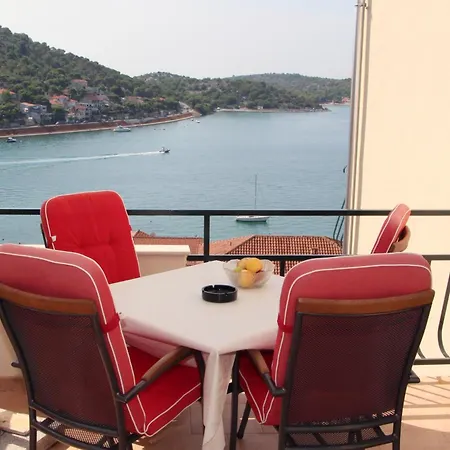 Mravinac * ティスノ