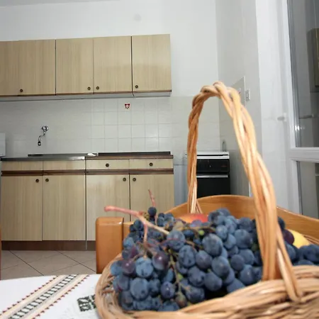 Mravinac Apartament Tisno