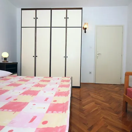 Mravinac アパート