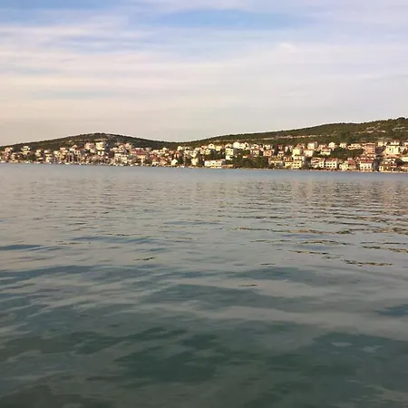 Mravinac Apartament Tisno