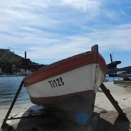 Mravinac * Tisno