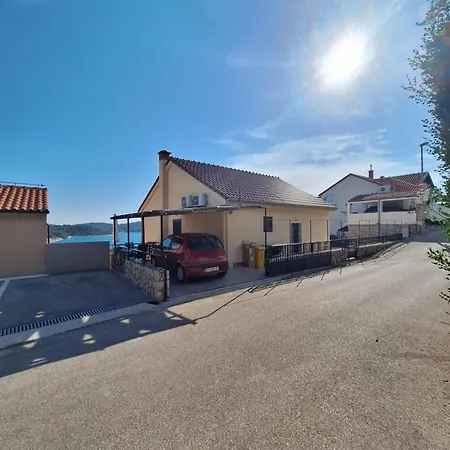 Mravinac Tisno